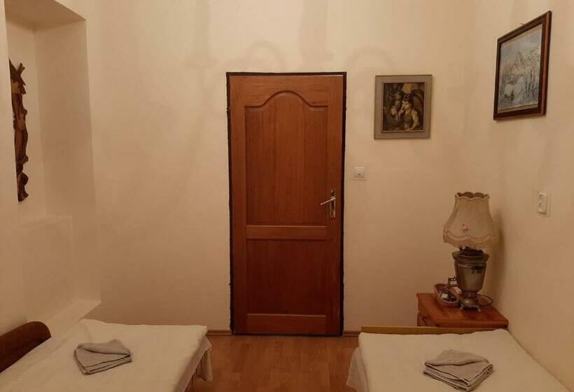 Четырехместный Номер Стандарт, Usługi Hotelarskie Karpacz