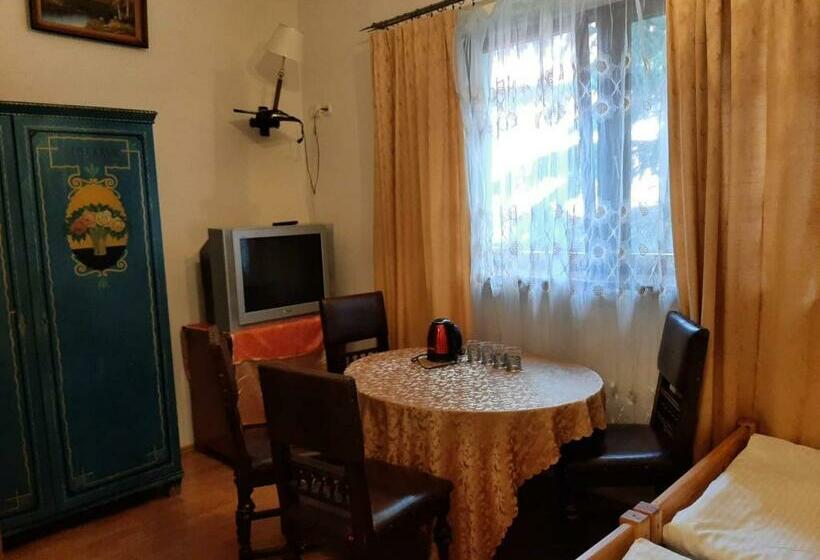 Четырехместный Номер Стандарт, Usługi Hotelarskie Karpacz