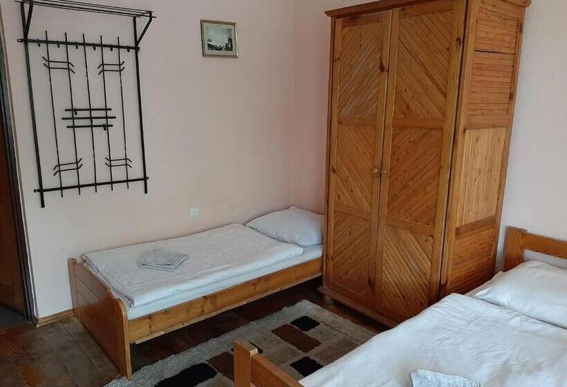 Номер Стандарт Трехместный, Usługi Hotelarskie Karpacz
