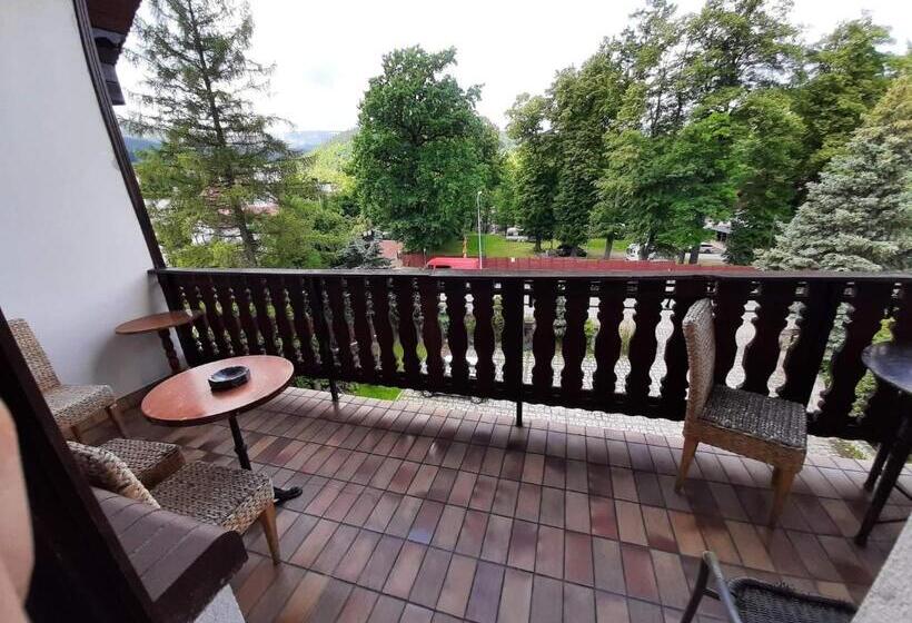 Трехместный Номер Классика, Usługi Hotelarskie Karpacz