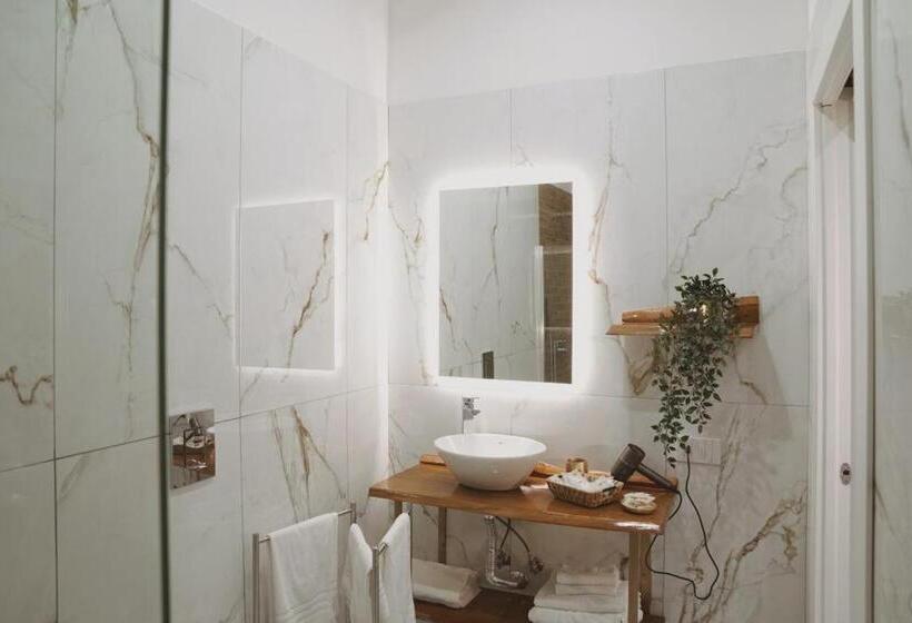Стандартный Номер Кровать Кинг, Sisina Luxury Room Jacuzzi & Piscina