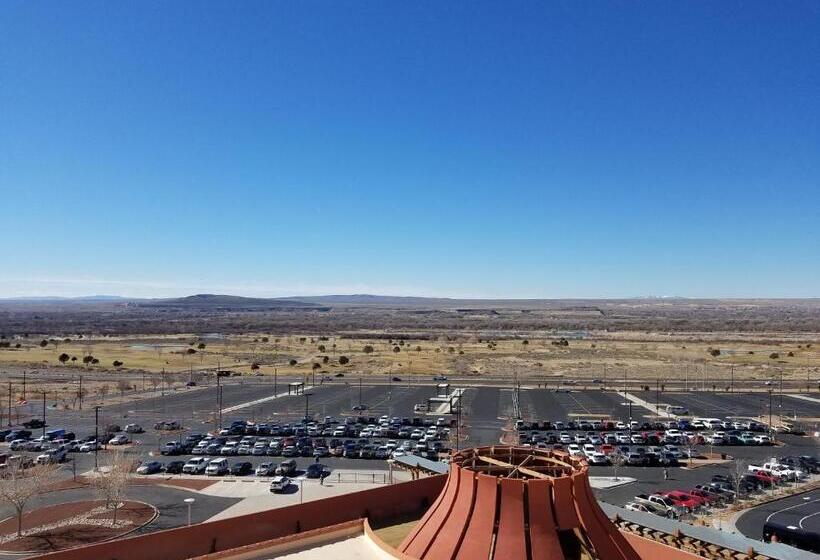Номер Стандарт с Балконом, Isleta Resort & Casino