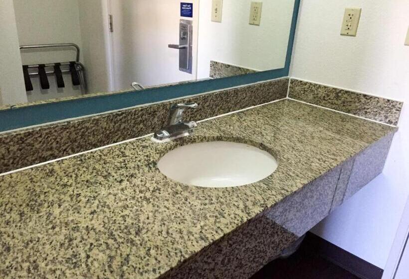 스탠다드 룸 킹사이즈 침대, Motel 6 norcross, Ga