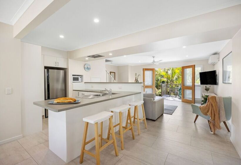 2 베드룸 이그제큐티브 아파트, Noosa Outrigger Beach Resort