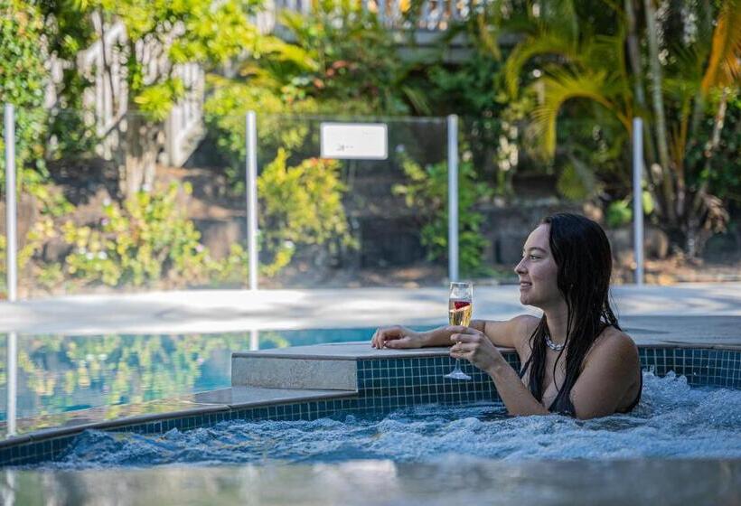 침실 2개 디럭스 아파트, Noosa Outrigger Beach Resort