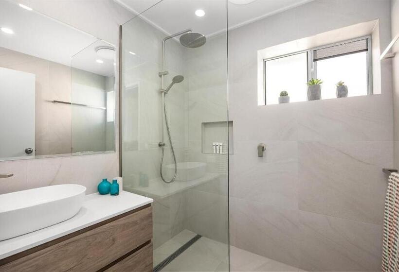 2 베드룸 이그제큐티브 아파트, Noosa Outrigger Beach Resort