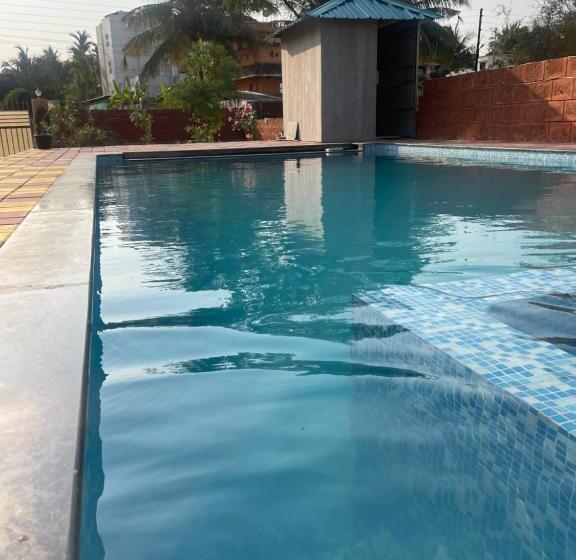 豪华房间, Scarlet Resort Alibag