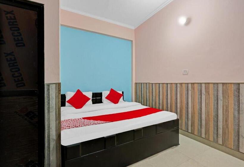 Трехместный Номер Классика, Spot On Hotel Shivam Residency