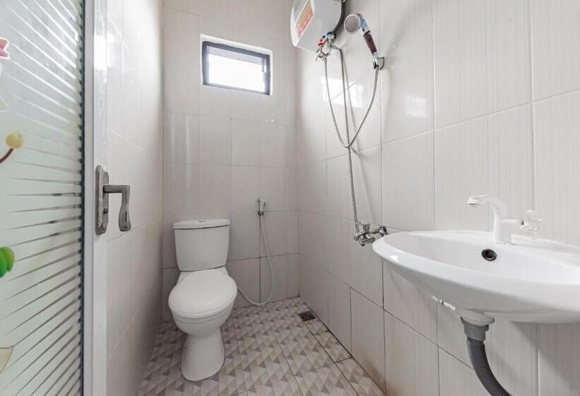 Номер Deluxe, Reddoorz @ Suryakencana Bogor
