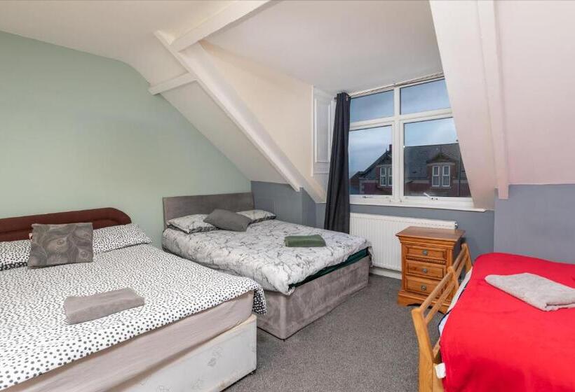 Семейный Номер, City Centre Large Luxury Rooms Free Parking