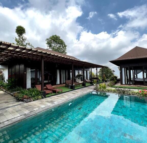 Люкс Вид на Бассейн, Shankara Munduk Bali