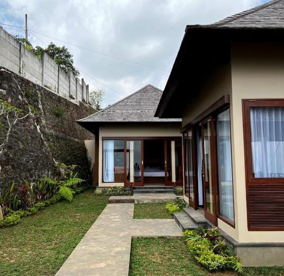 Вилла Deluxe 2 Спальни, Shankara Munduk Bali