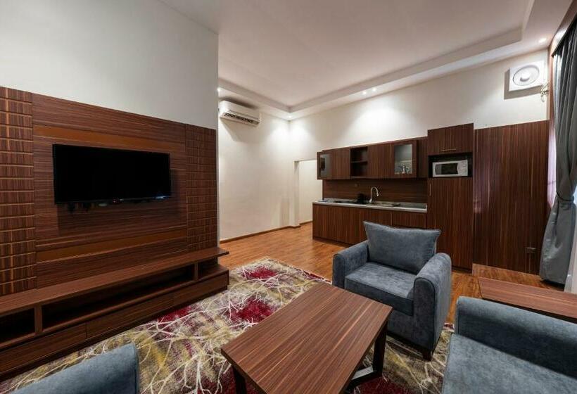 اتاق اکونومی, Crown Towers For Hotel Suites