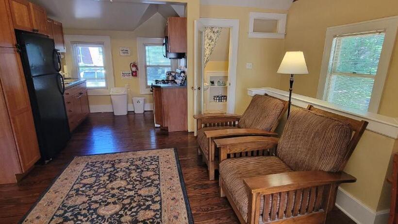 Quarto deluxe, Art And Lodging