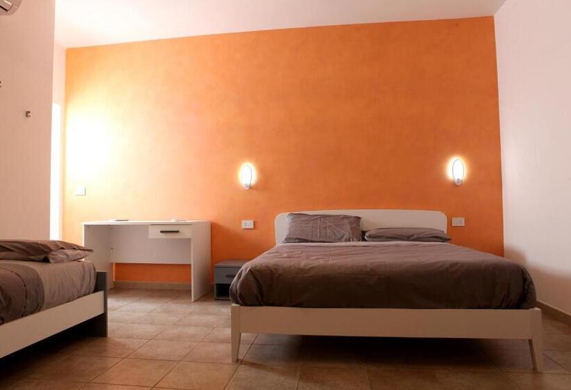Номер Стандарт Трехместный, Villa Martina Pia B&b