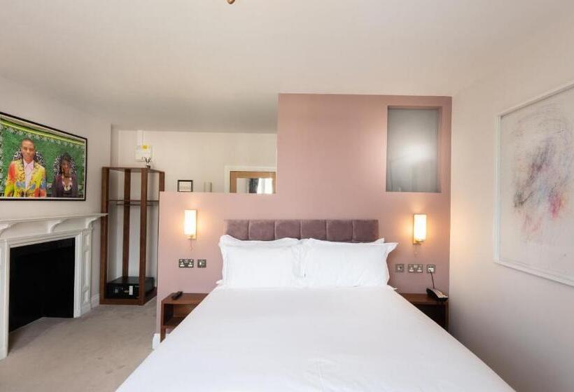 חדר דלוקס, The Kings Arms