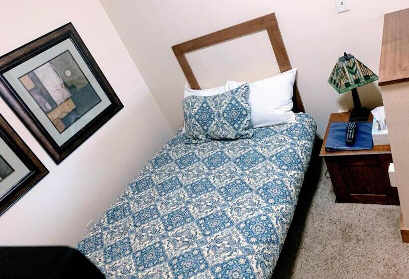 Люкс Deluxe Кровать Кинг, Iowa House Historic Inn