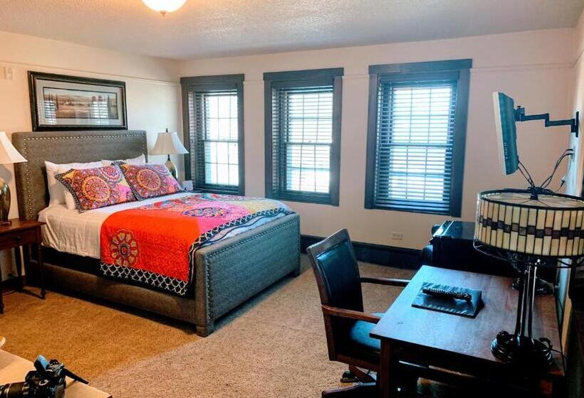 Номер Deluxe, Iowa House Historic Inn