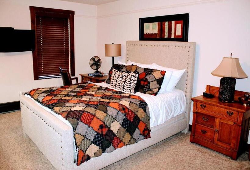 Номер Deluxe, Iowa House Historic Inn