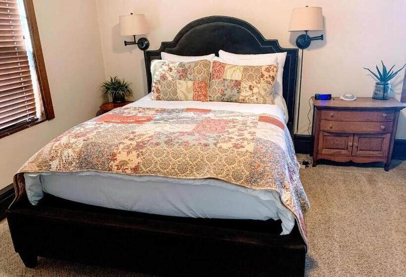 Номер Deluxe, Iowa House Historic Inn