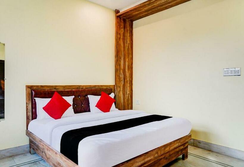 带景观的三人标准房间, Capital O 66972 Sangam Hotel And Resort
