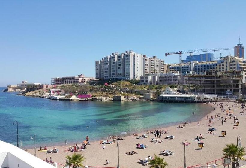 استودیوی استاندارد با چشم‌انداز دریا, Cresta Beach Studios