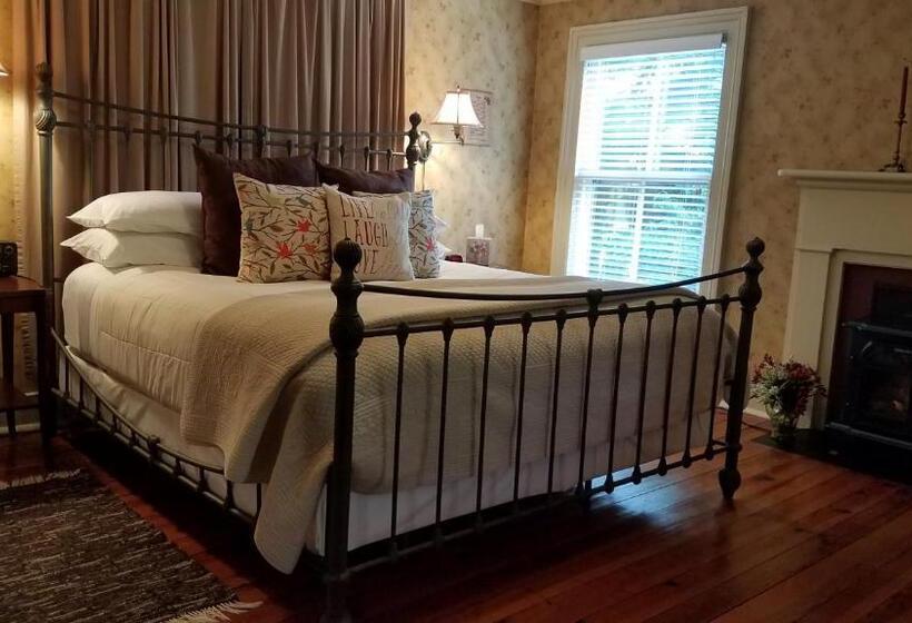 Номер Deluxe Кровать Кинг, Hummingbird Inn