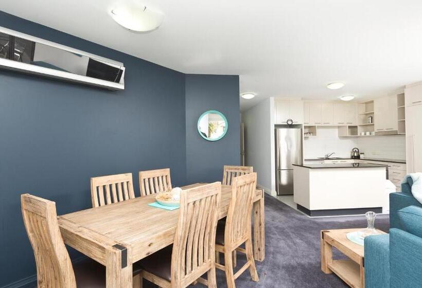 2 Bedrooms Apartment City View, Sevan Apartments Forster