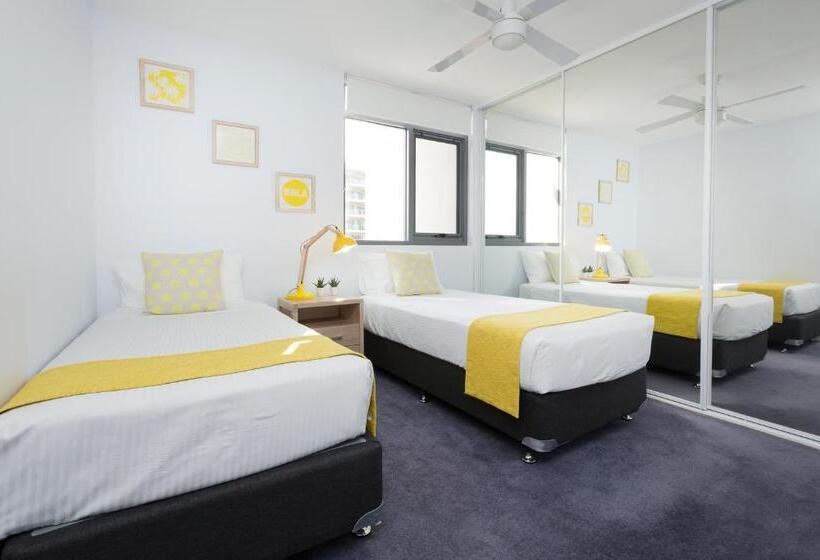 2 Bedroom Apartment with Views, Sevan Apartments Forster