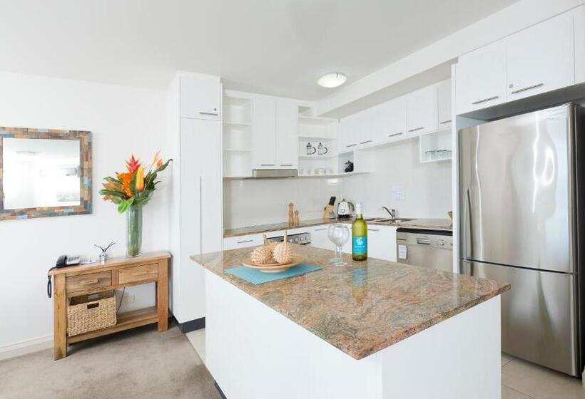 2 Bedroom Apartment with Views, Sevan Apartments Forster