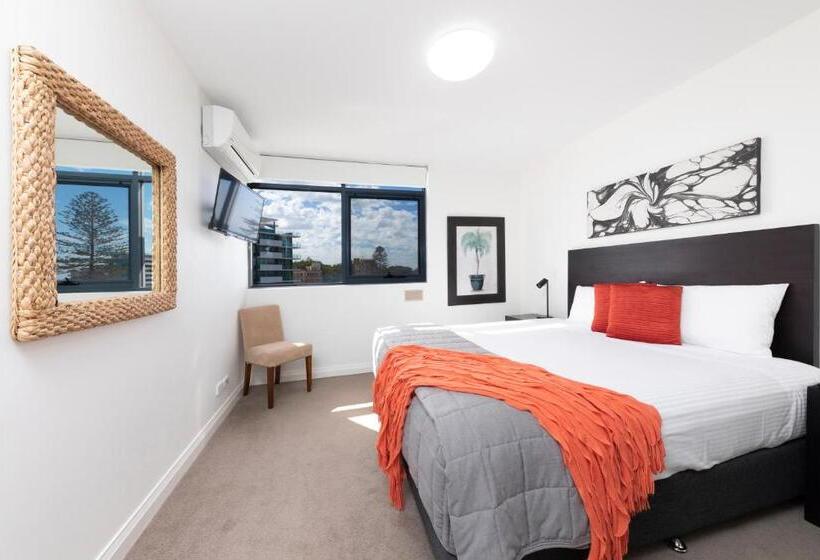 2 Bedroom Apartment with Views, Sevan Apartments Forster