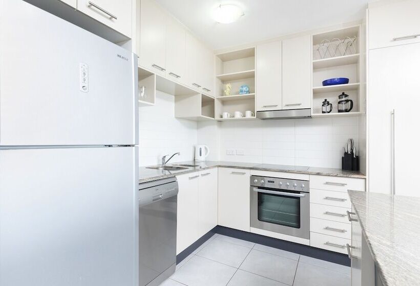 2 Bedroom Apartment with Views, Sevan Apartments Forster