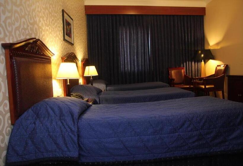 Трехместный Номер Deluxe, Downtown