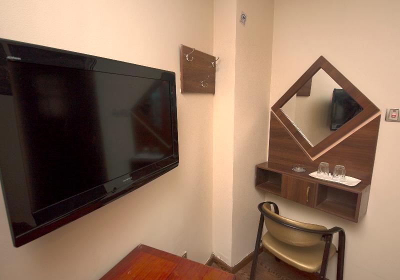 Номер Deluxe, Downtown
