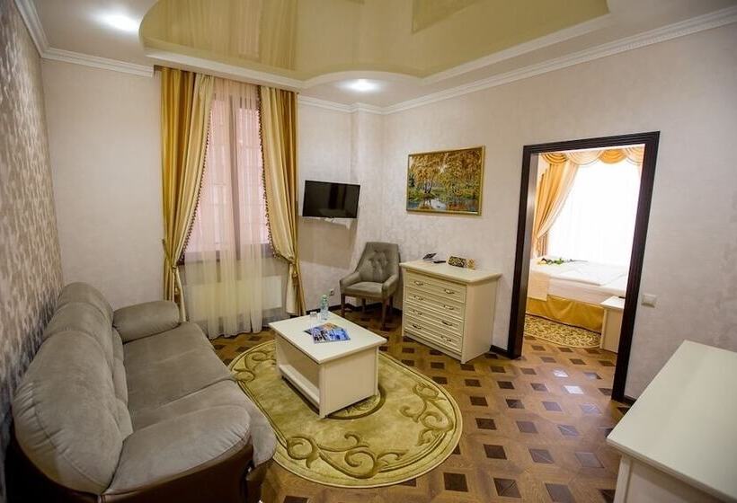 Люкс, Shine House