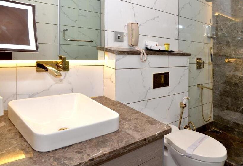 اتاق کلاس بیزنس, Sawera Grand