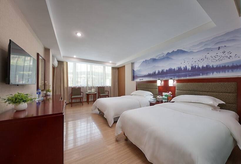 Номер бизнес-класса, Kaiserdom Hotel China Plaza