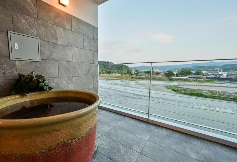 Люкс Вид на Реку, Nabeyahonkan Ryokan