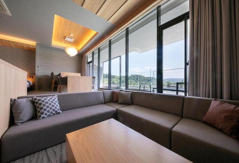Люкс Вид на Реку, Nabeyahonkan Ryokan