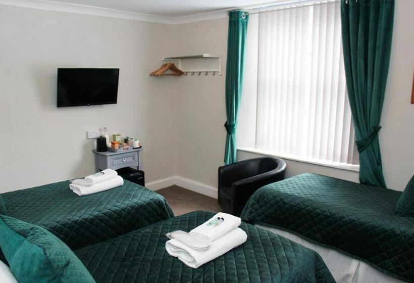 Номер Стандарт Трехместный, Cambridge House Room Only Accommodation For Adults