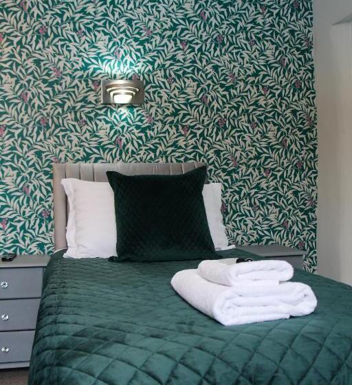 Трехместный Номер Классика, Cambridge House Room Only Accommodation For Adults
