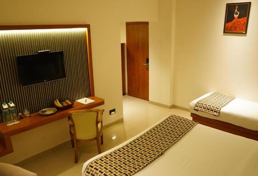 Номер Стандарт Трехместный, Ganpati Palace Shirdi Newly Renovated