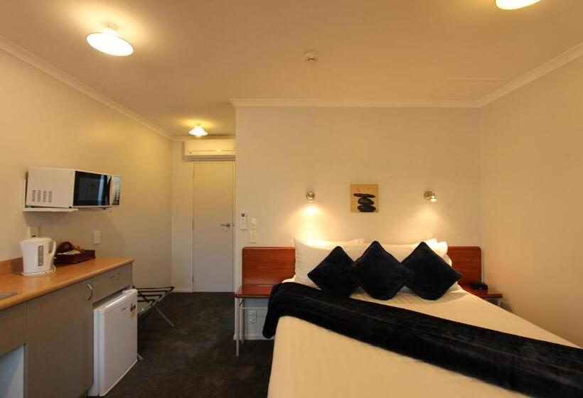 스탠다드 스튜디오, Bk's Magnolia Motor Lodge