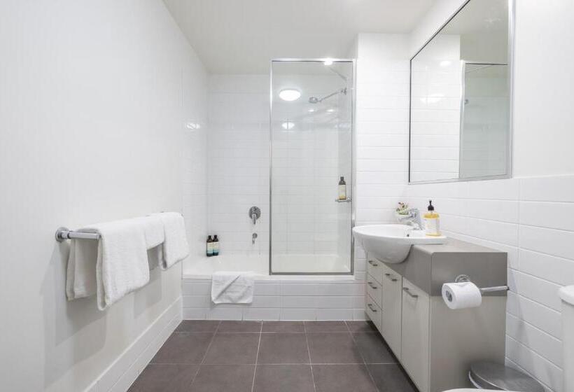 Апартаменты 2 Спальни, Aligned Corporate Residences Mackay