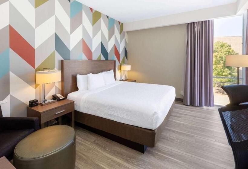 Стандартный Номер Кровать Кинг, La Quinta Inn & Suites By Wyndham Tulsa Downtown   Route 66