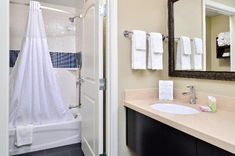 Люкс Кровать Кинг, Staybridge Suites Rochester, An Ihg