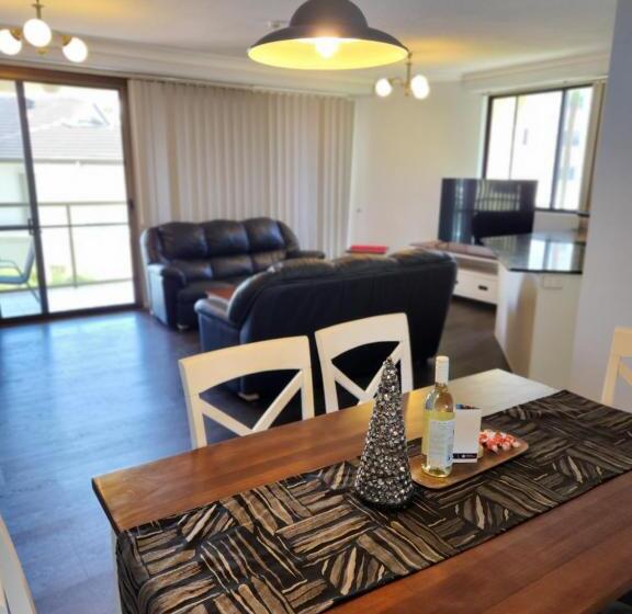 2 Bedrooms Apartment City View, Surfers Hawaiian Holiday Apartments