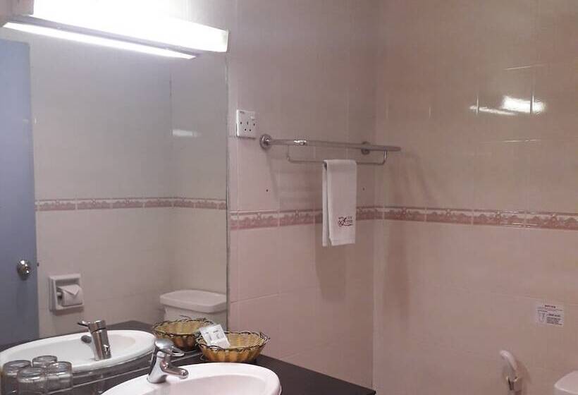 חדר משפחתי, Deleeton