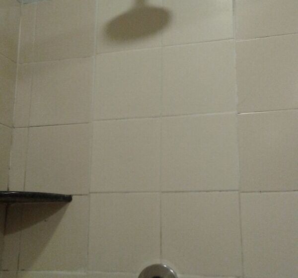 חדר משפחתי, Deleeton