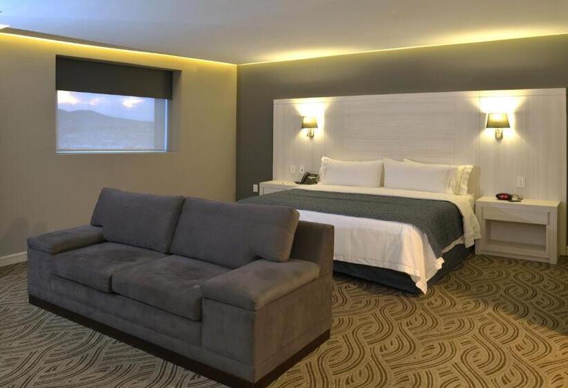 キングサイズベッドのスイートルーム, Holiday Inn Express Pachuca, An Ihg